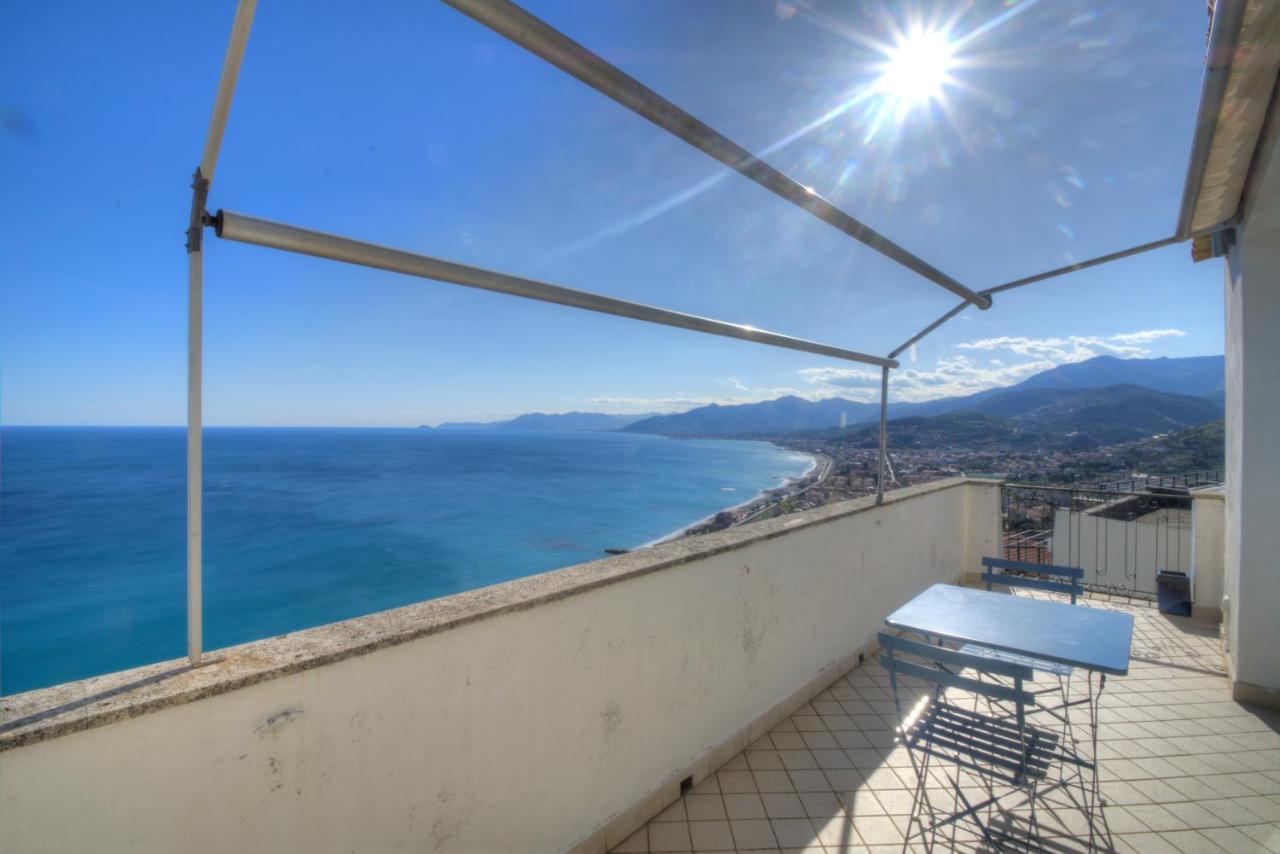 Villa Ischia Attico Sul Mare A Verezzi Борджо-Верецци Экстерьер фото