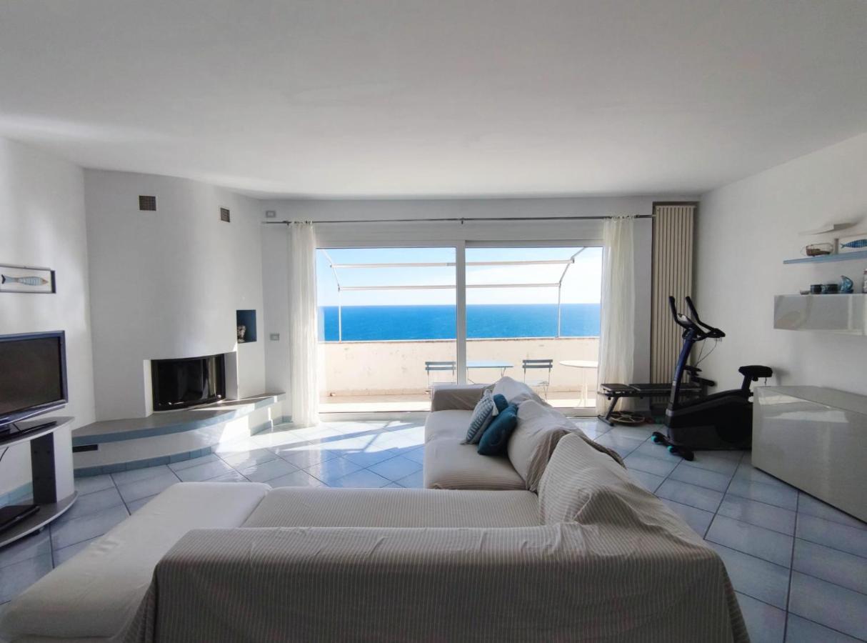 Villa Ischia Attico Sul Mare A Verezzi Борджо-Верецци Экстерьер фото